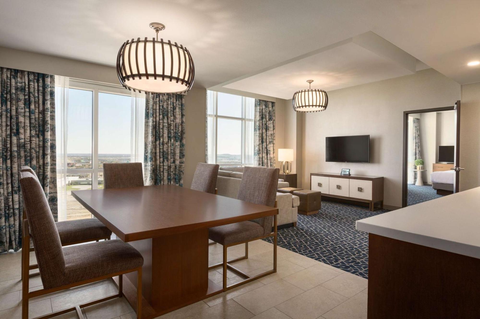 Embassy Suites By Hilton Denton Convention Center Eksteriør bilde