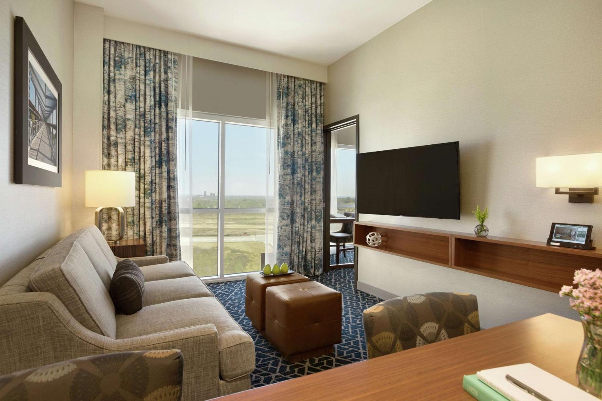 Embassy Suites By Hilton Denton Convention Center Eksteriør bilde