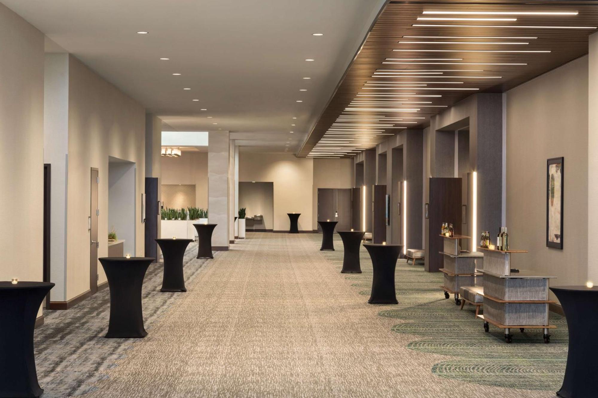 Embassy Suites By Hilton Denton Convention Center Eksteriør bilde