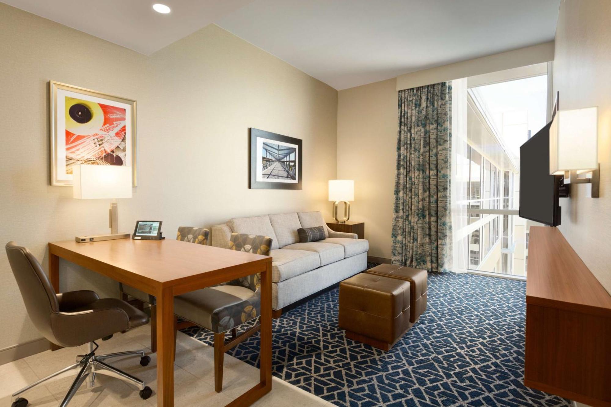 Embassy Suites By Hilton Denton Convention Center Eksteriør bilde