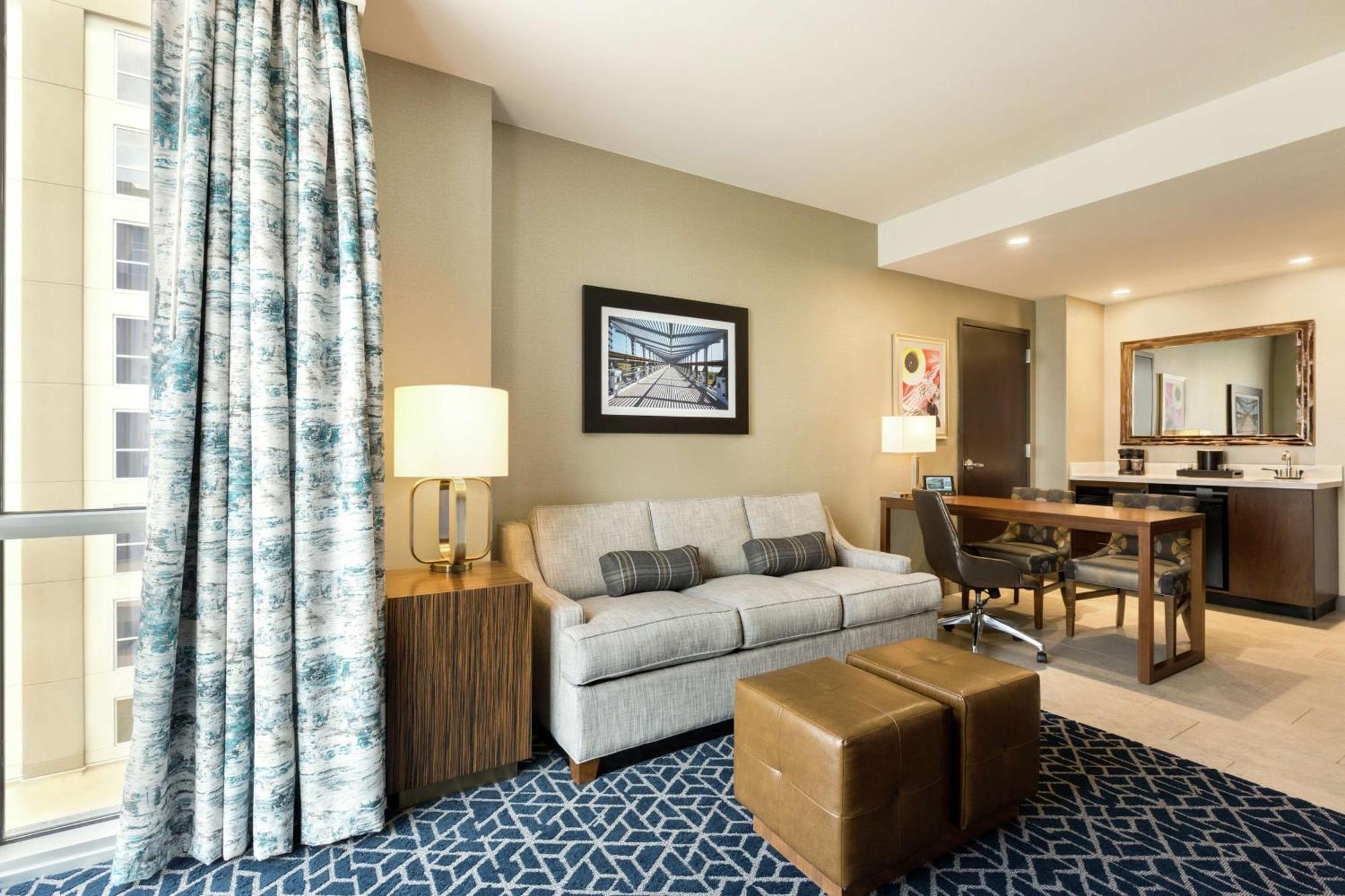 Embassy Suites By Hilton Denton Convention Center Eksteriør bilde