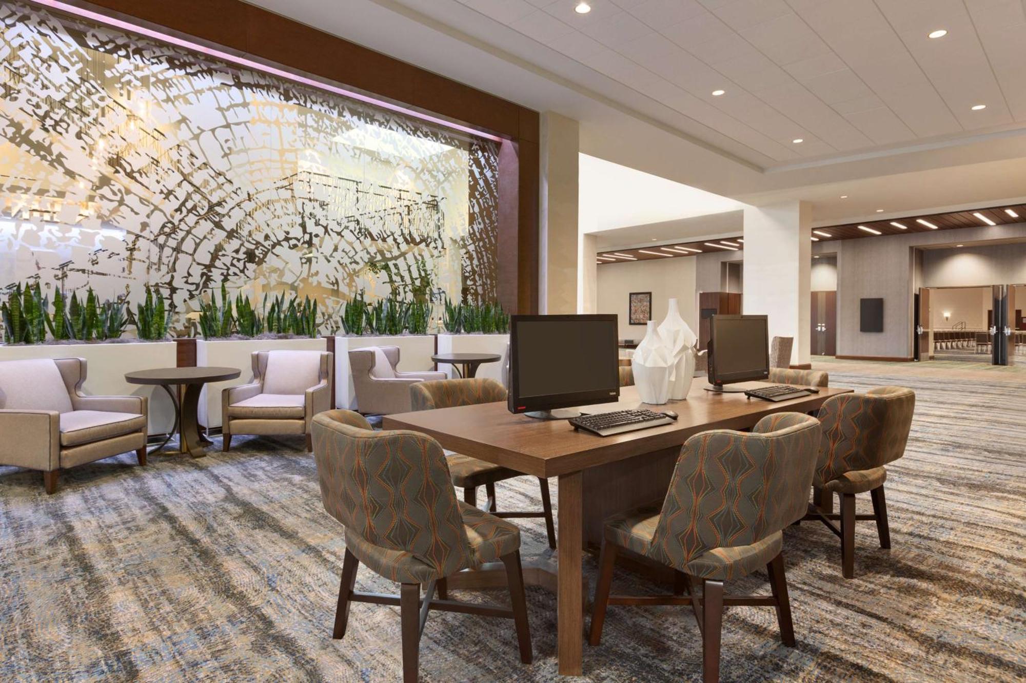 Embassy Suites By Hilton Denton Convention Center Eksteriør bilde
