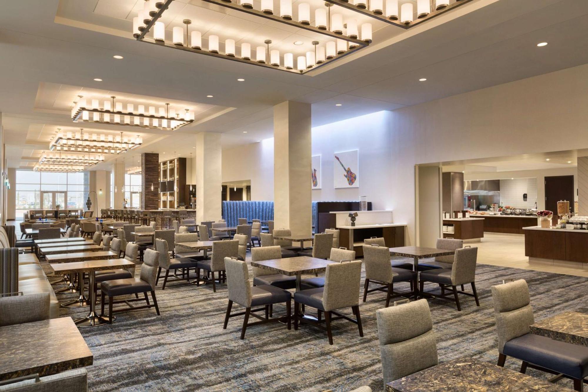 Embassy Suites By Hilton Denton Convention Center Eksteriør bilde