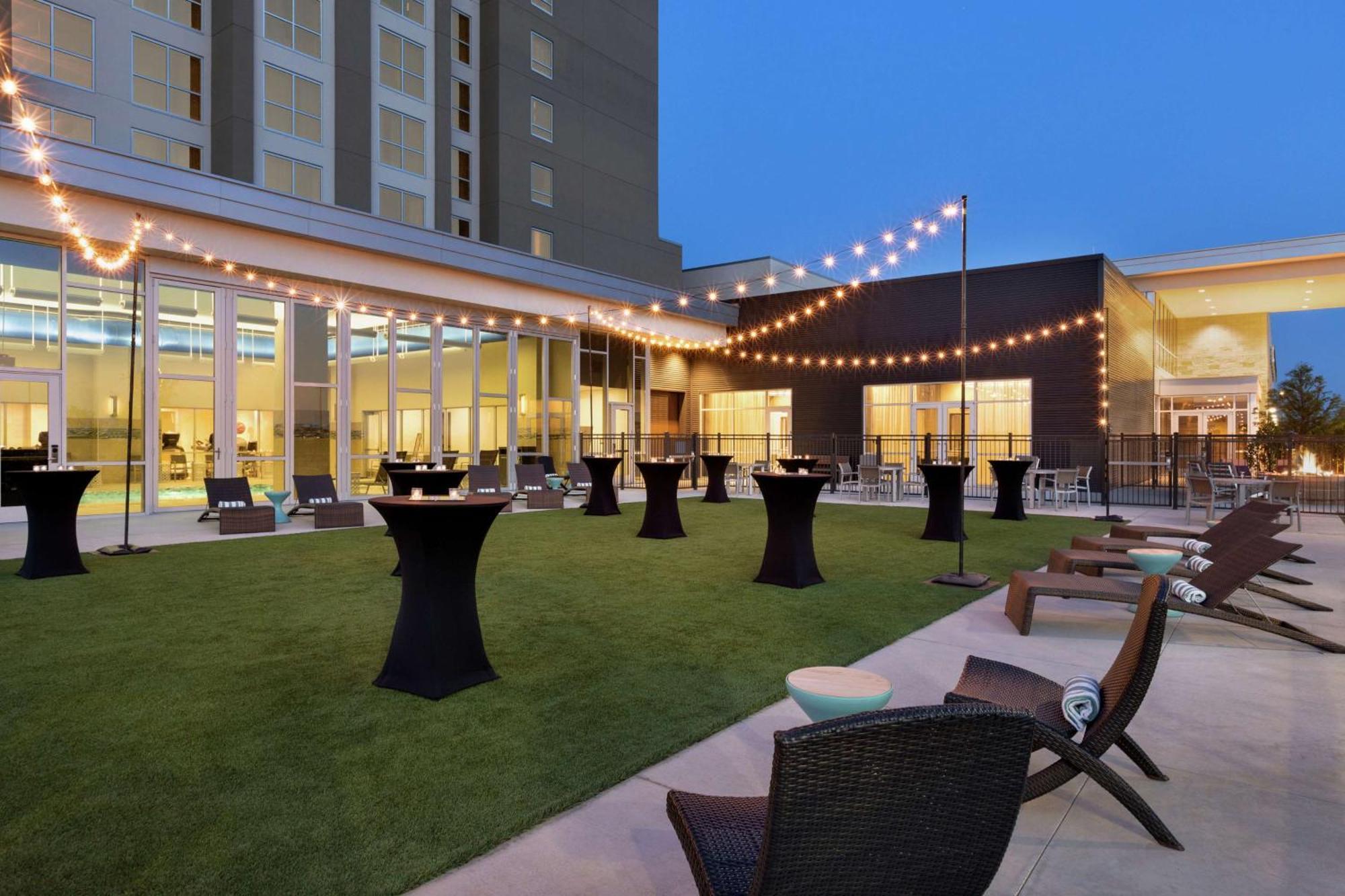 Embassy Suites By Hilton Denton Convention Center Eksteriør bilde