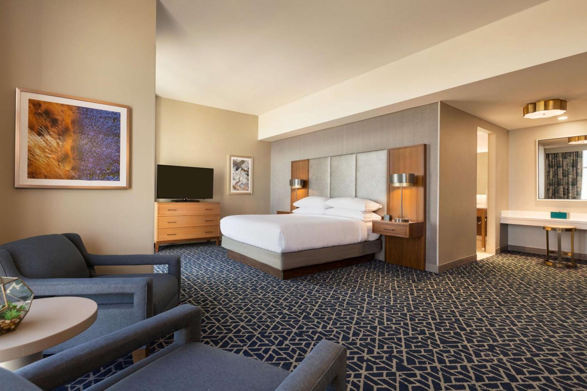 Embassy Suites By Hilton Denton Convention Center Eksteriør bilde